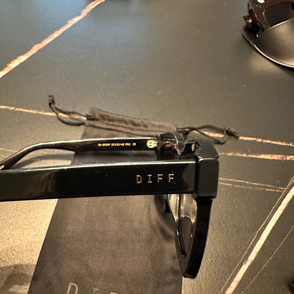 Diff Eyewear Carson Black Sunglasses - Picture 6 of 10